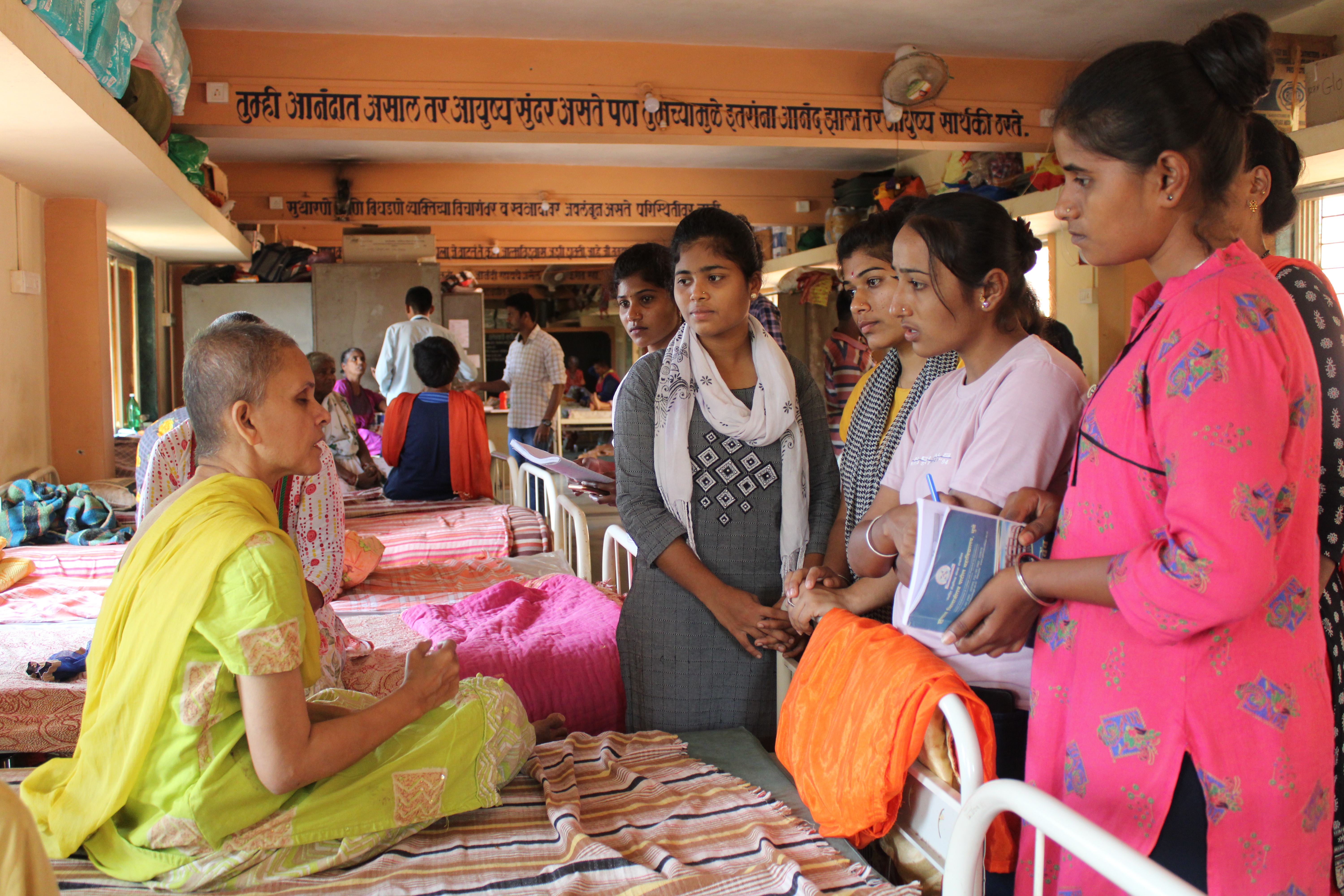 Volunteers helping destitute citizens